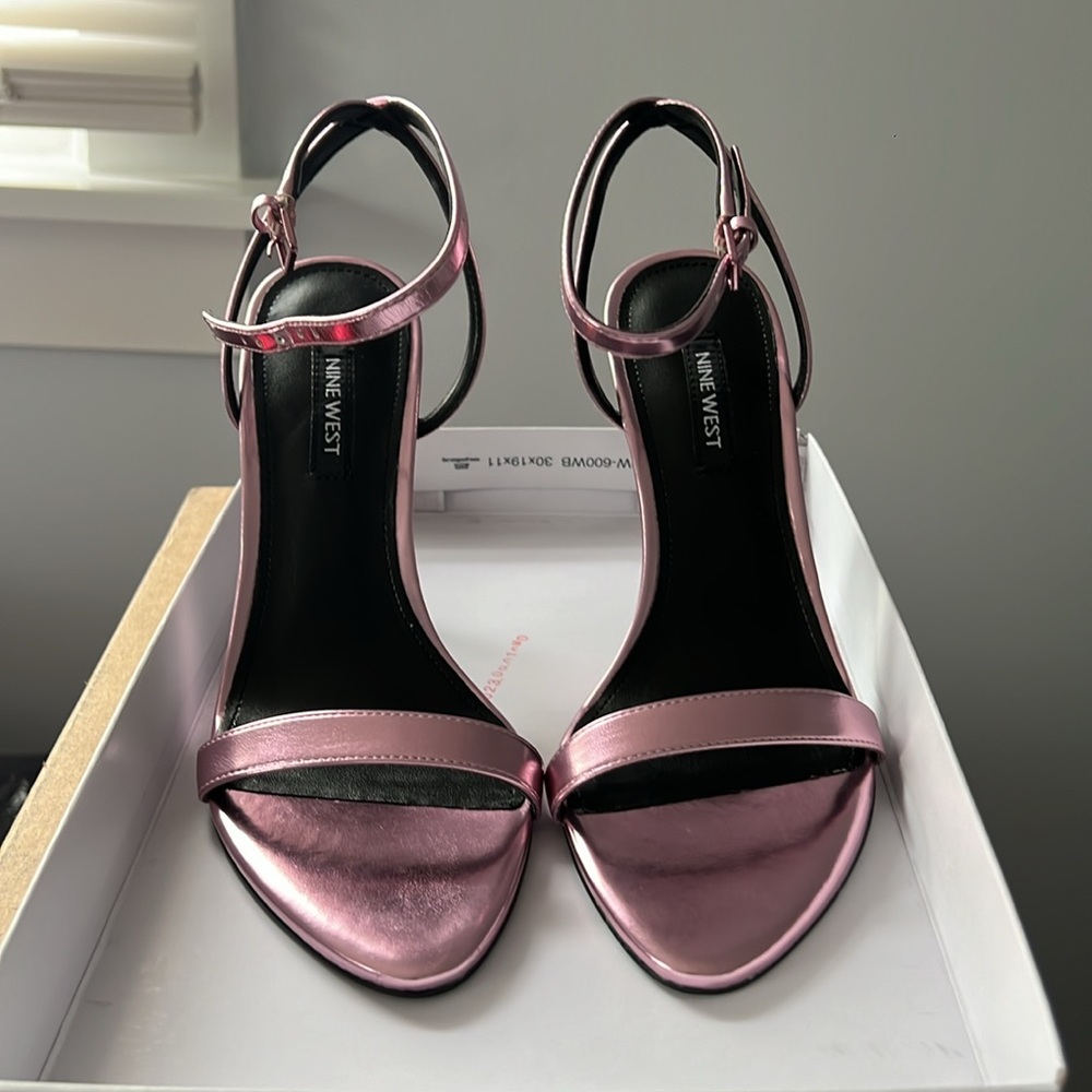 Nine West Reina heel sandal NIB never worn